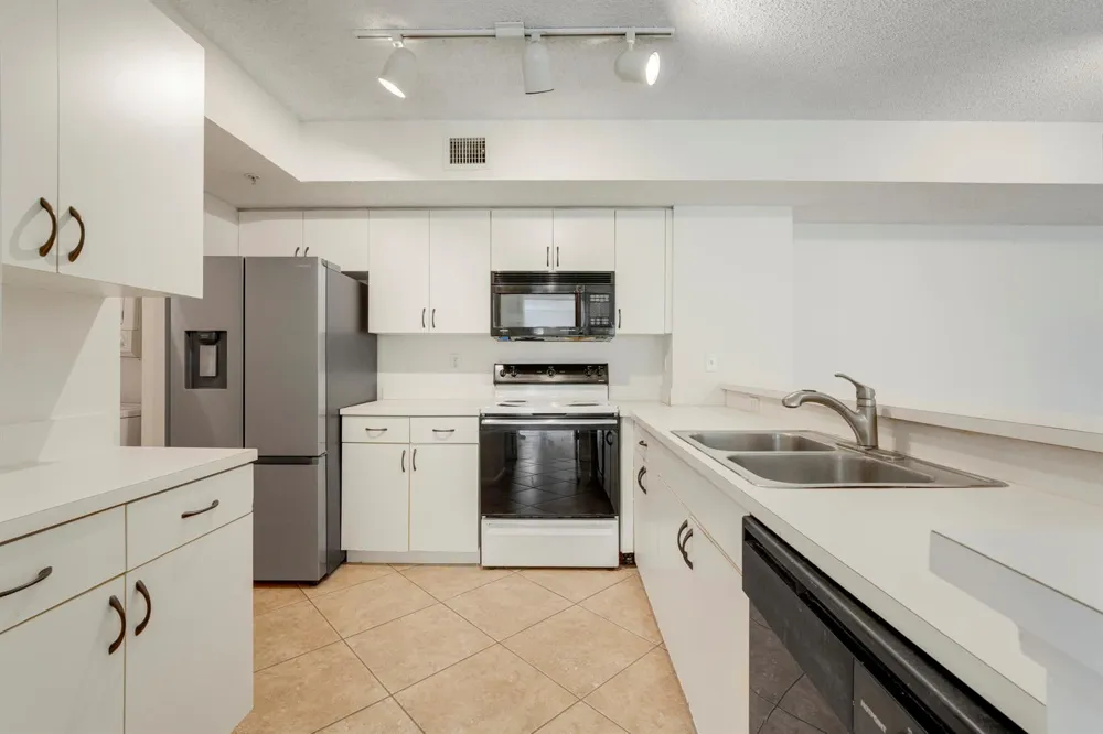 278 VILLAGE BOULEVARD #8106 Tequesta, FL 33469