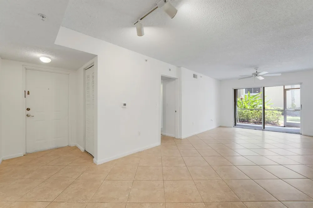 278 VILLAGE BOULEVARD #8106 Tequesta, FL 33469