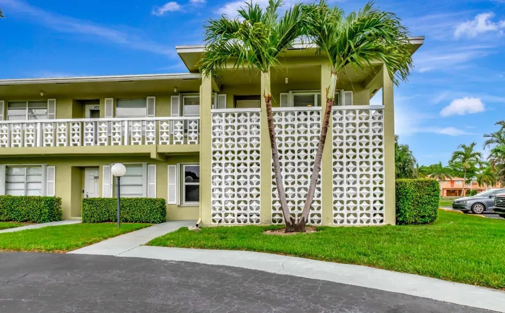 1140 MAHOGANY WAY #204 Delray Beach, FL 33445