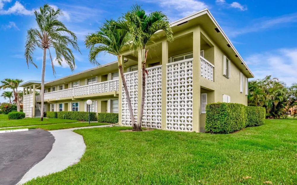 1140 MAHOGANY WAY #204 Delray Beach, FL 33445