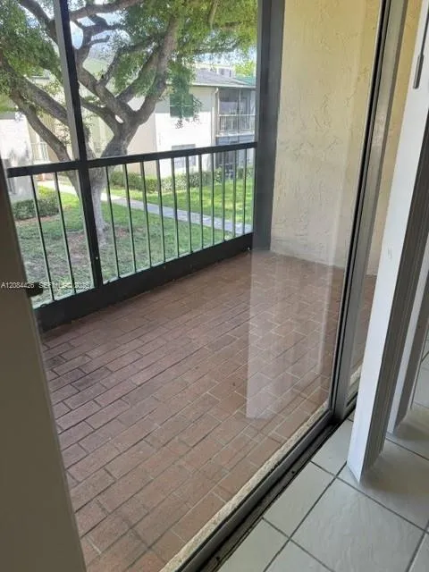 4153 NW 90th Ave #206 Coral Springs, FL 33065