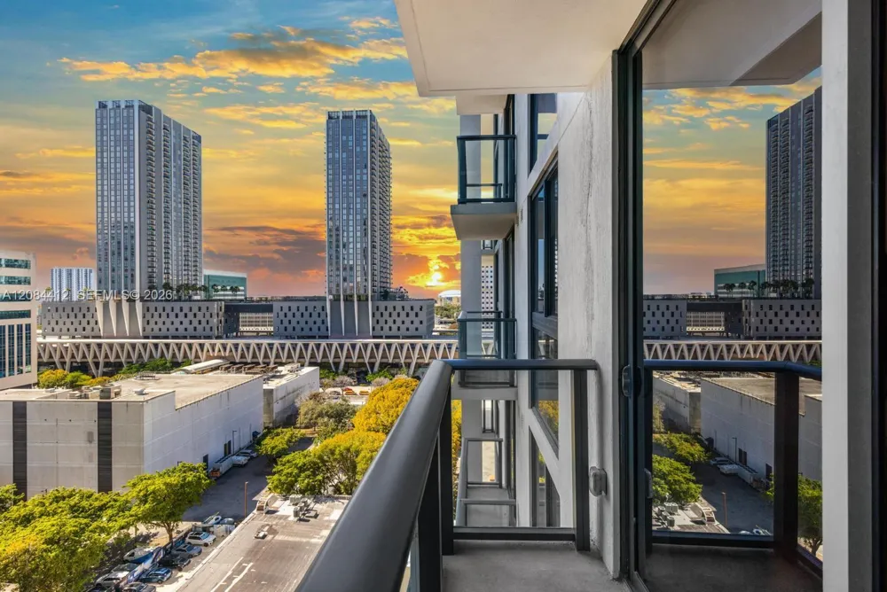 11 NE 6th St #1503 Miami, FL 33132