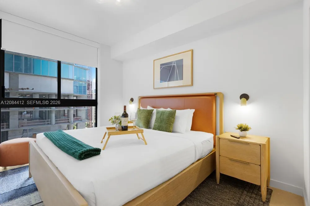 11 NE 6th St #1503 Miami, FL 33132