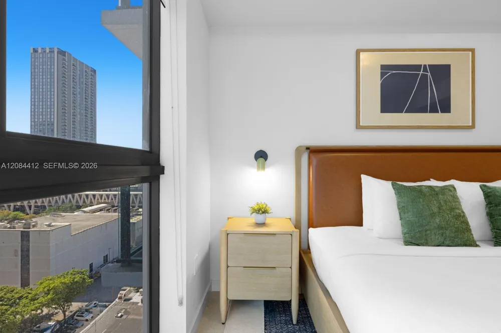 11 NE 6th St #1503 Miami, FL 33132