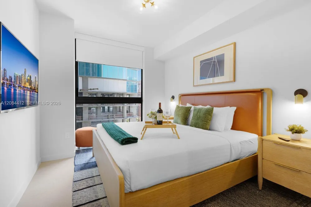 11 NE 6th St #1503 Miami, FL 33132