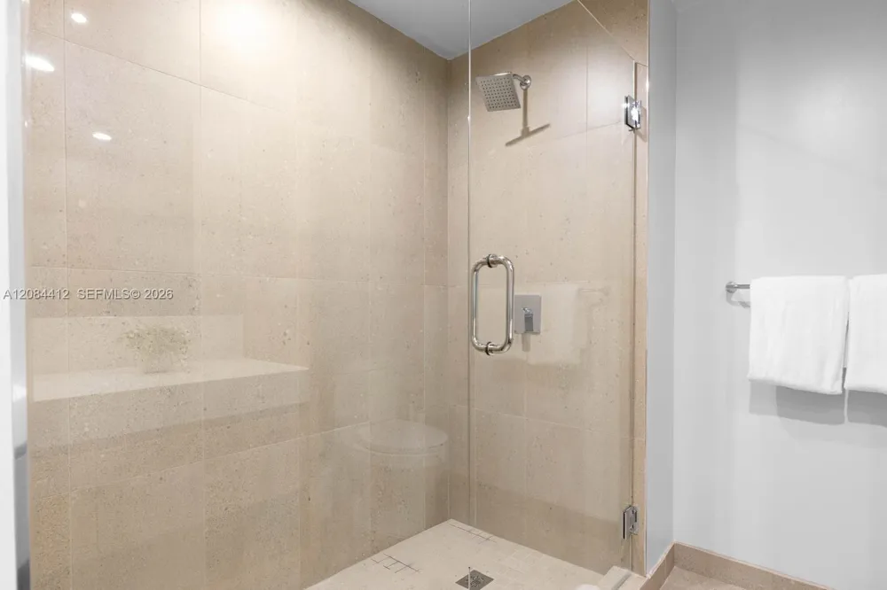 11 NE 6th St #1503 Miami, FL 33132