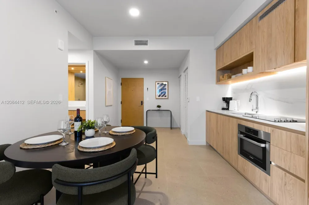 11 NE 6th St #1503 Miami, FL 33132