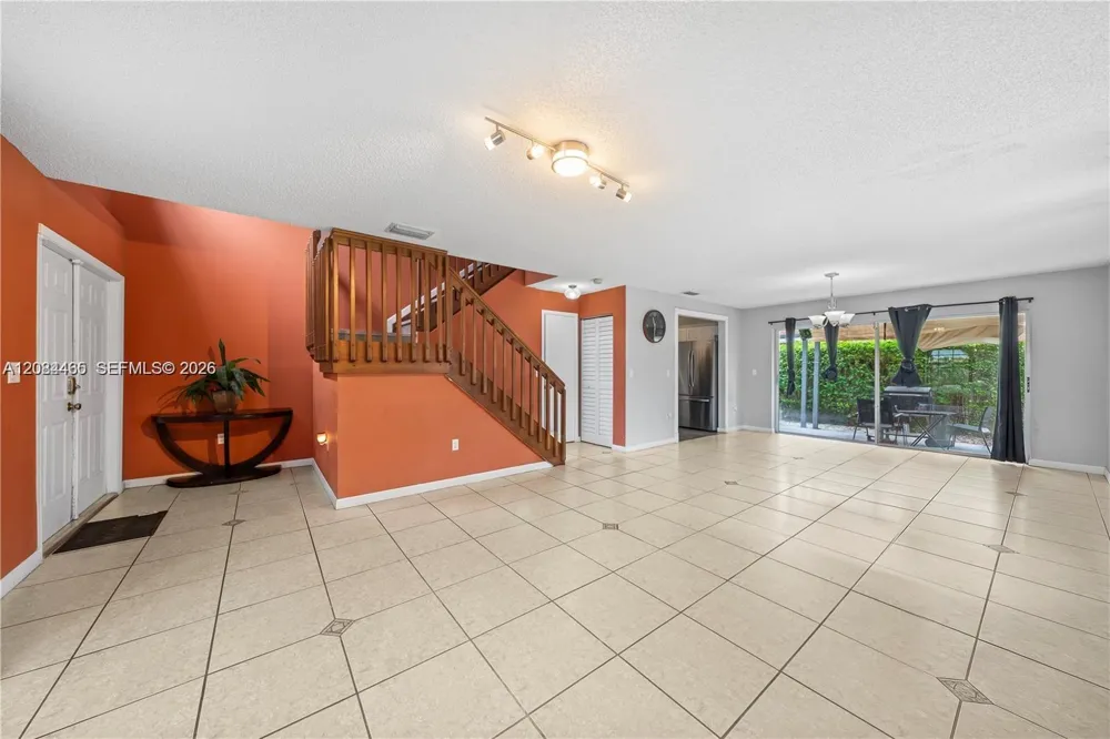 22316 SW 99th Ave Cutler Bay, FL 33190