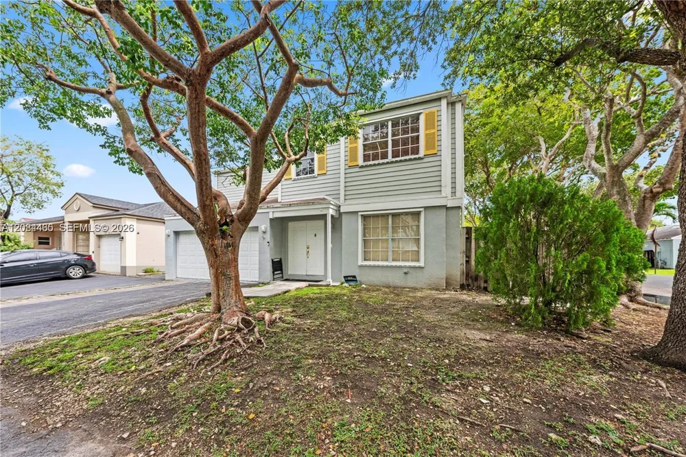 22316 SW 99th Ave Cutler Bay, FL 33190