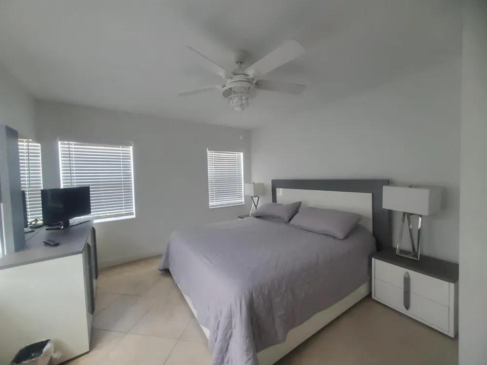1225 Hillsboro Mile #T1 Hillsboro Beach, FL 33062