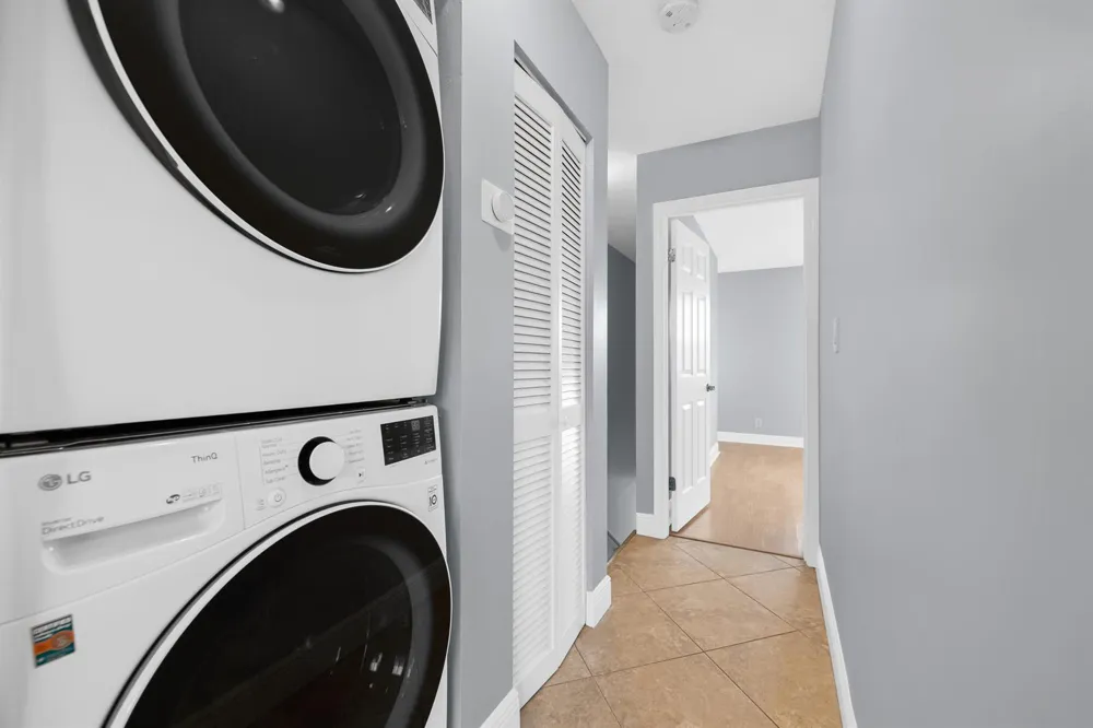 1843 NE 15TH AVENUE Fort Lauderdale, FL 33305