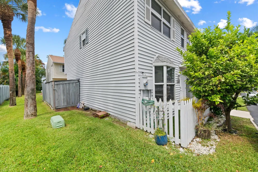 1843 NE 15TH AVENUE Fort Lauderdale, FL 33305