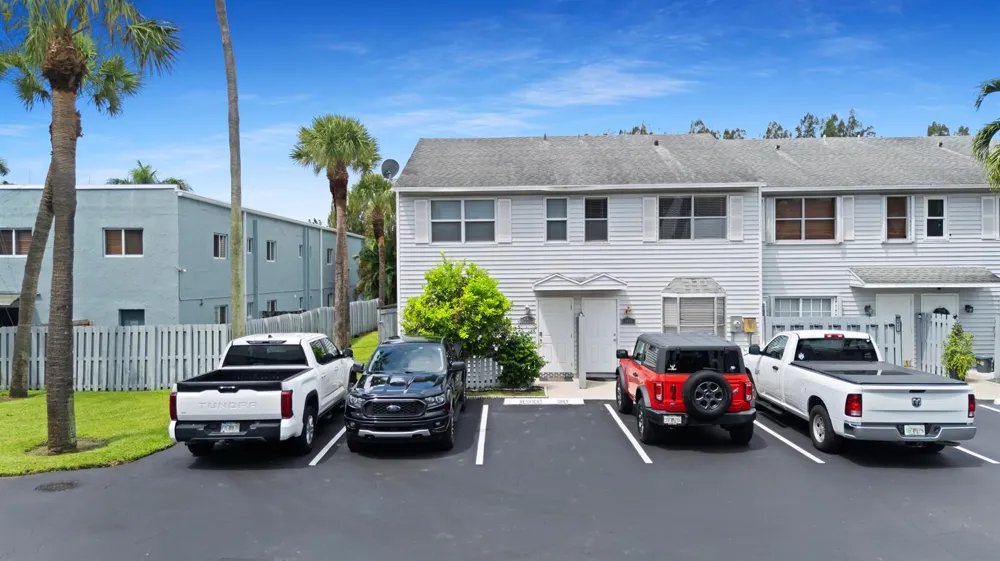 1843 NE 15TH AVENUE Fort Lauderdale, FL 33305