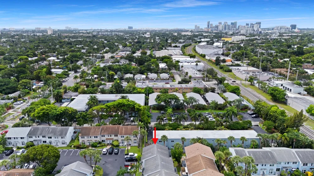 1843 NE 15TH AVENUE Fort Lauderdale, FL 33305
