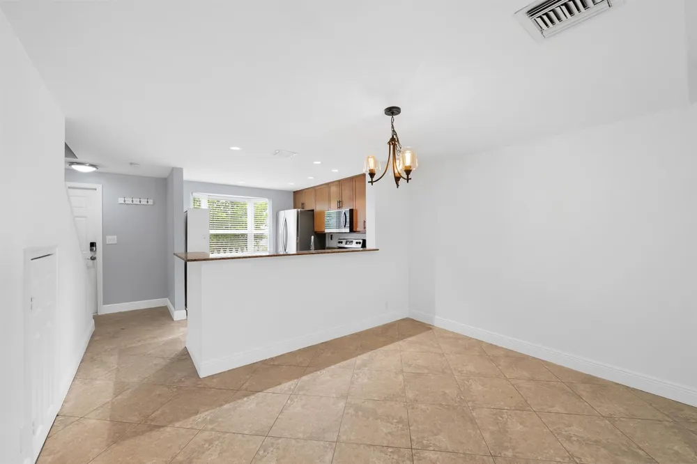 1843 NE 15TH AVENUE Fort Lauderdale, FL 33305