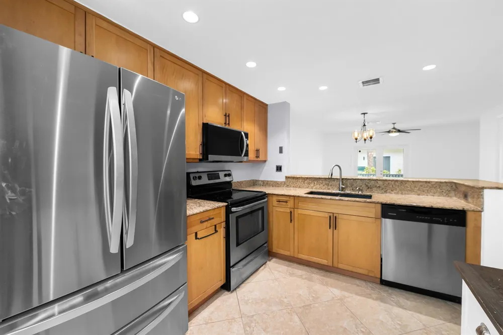 1843 NE 15TH AVENUE Fort Lauderdale, FL 33305