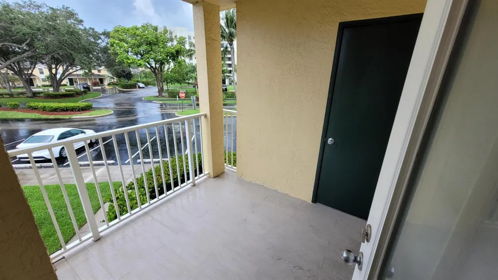 6283 La Costa Drive #F Boca Raton, FL 33433