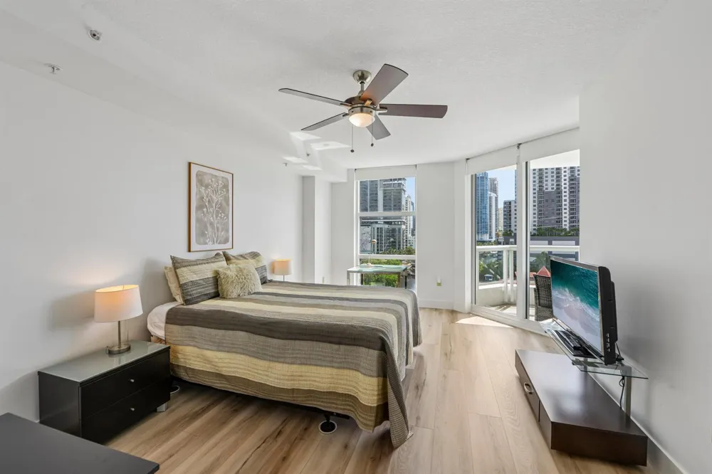 401 SW 4TH AVENUE #1003 Fort Lauderdale, FL 33315