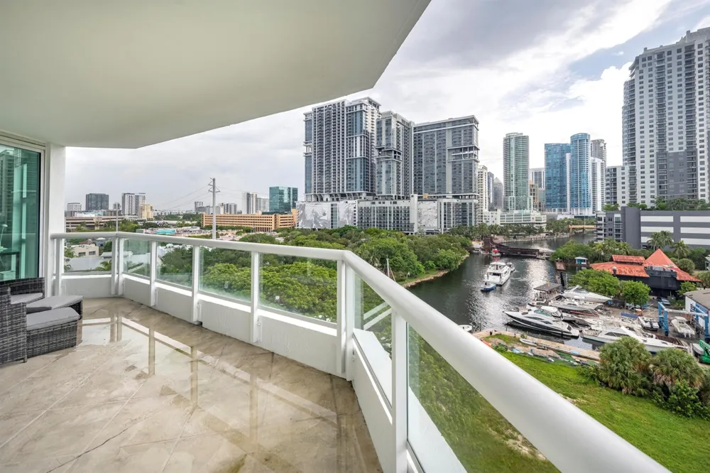 401 SW 4TH AVENUE #1003 Fort Lauderdale, FL 33315