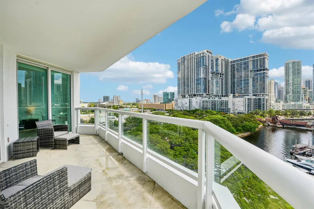 401 SW 4TH AVENUE #1003 Fort Lauderdale, FL 33315