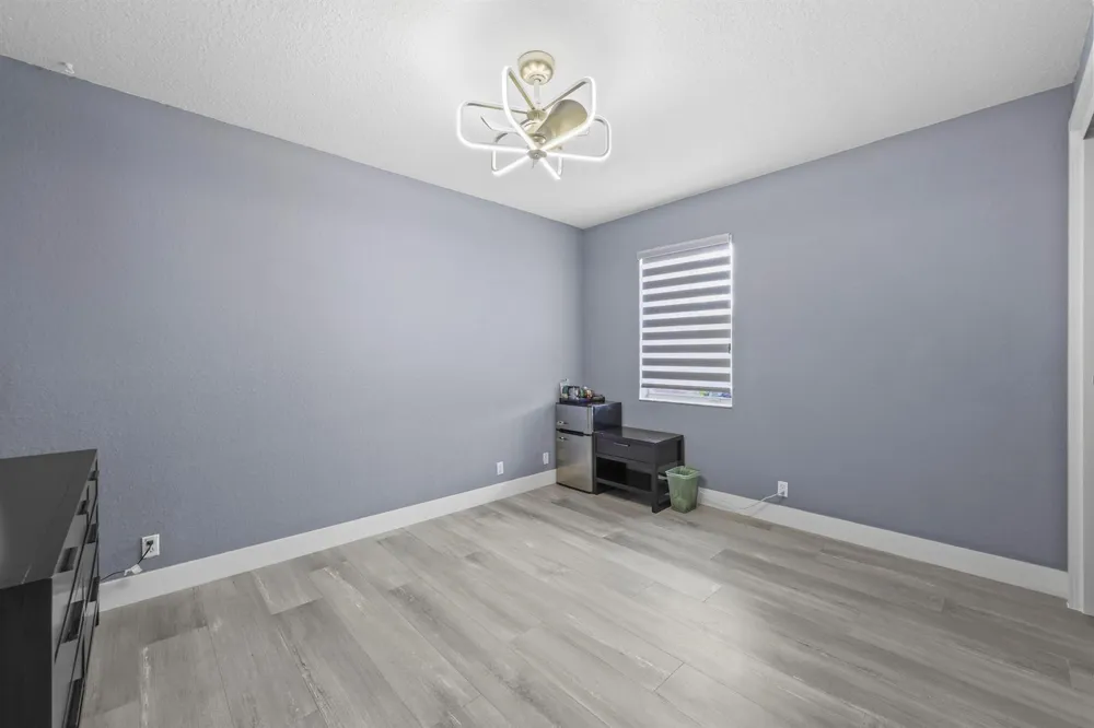 10980 NW 69th Place Parkland, FL 33076