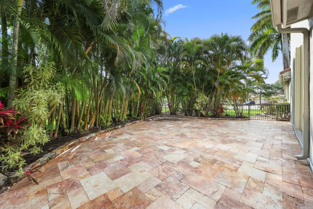 10980 NW 69th Place Parkland, FL 33076