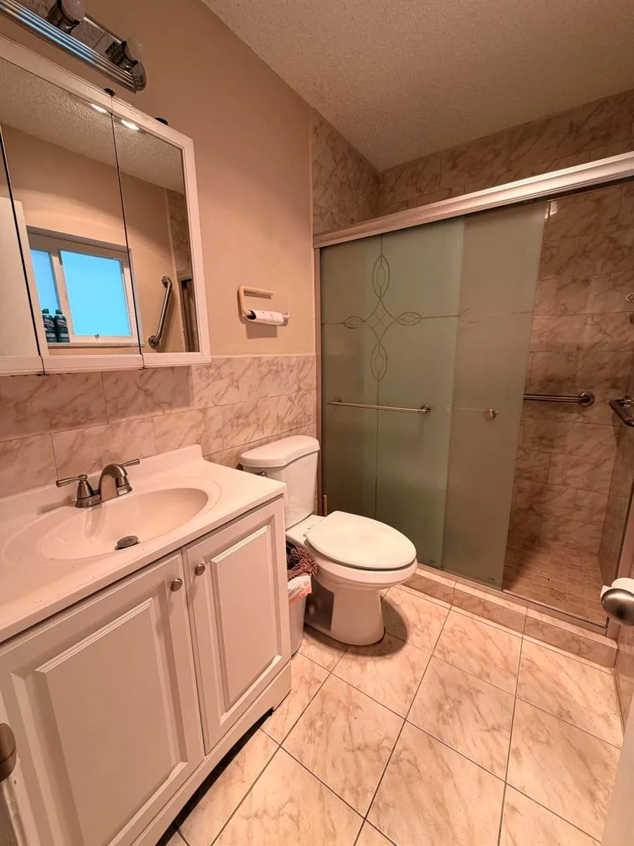 5806 NW 86TH TERRACE Tamarac, FL 33321