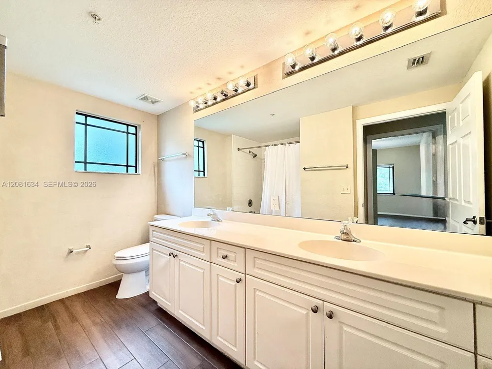 3023 Alcazar Pl #201 Palm Beach Gardens, FL 33410