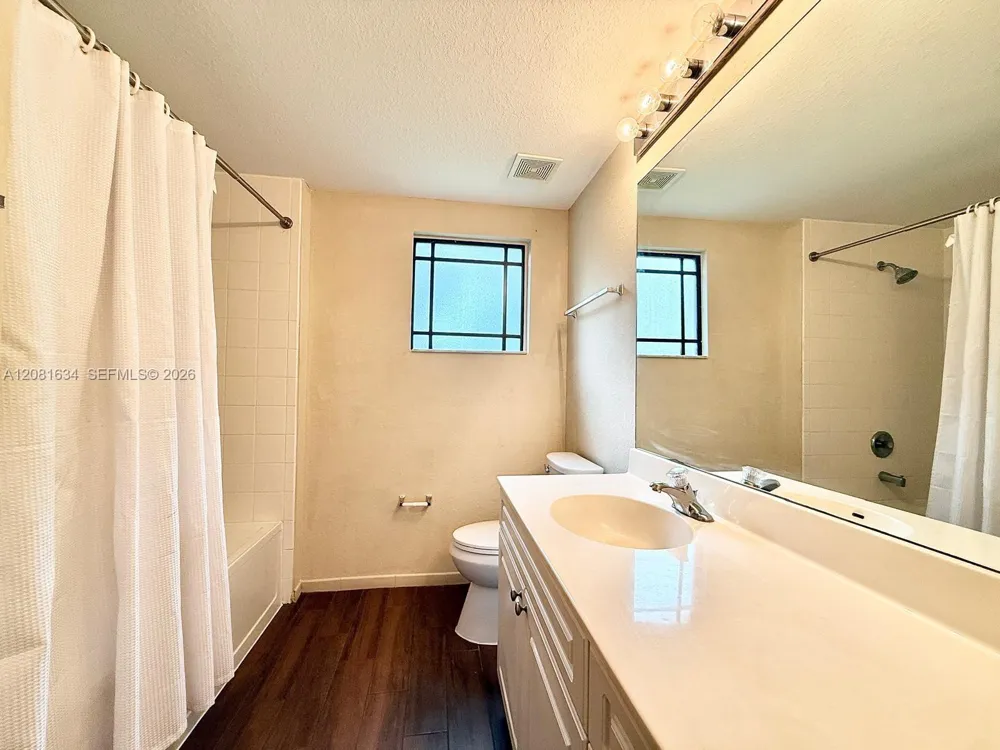 3023 Alcazar Pl #201 Palm Beach Gardens, FL 33410
