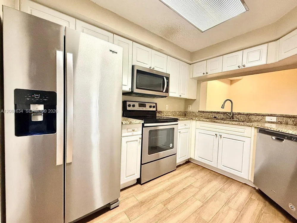 3023 Alcazar Pl #201 Palm Beach Gardens, FL 33410