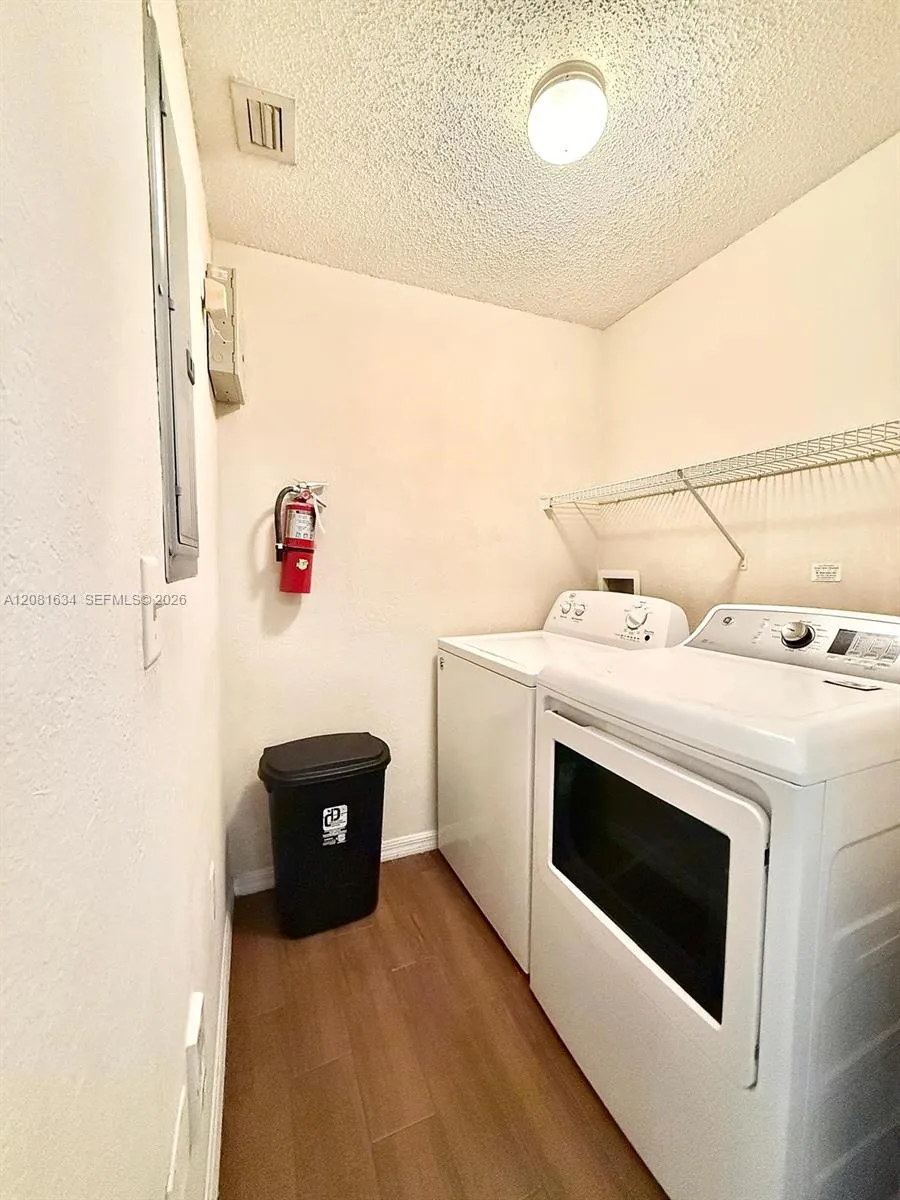3023 Alcazar Pl #201 Palm Beach Gardens, FL 33410