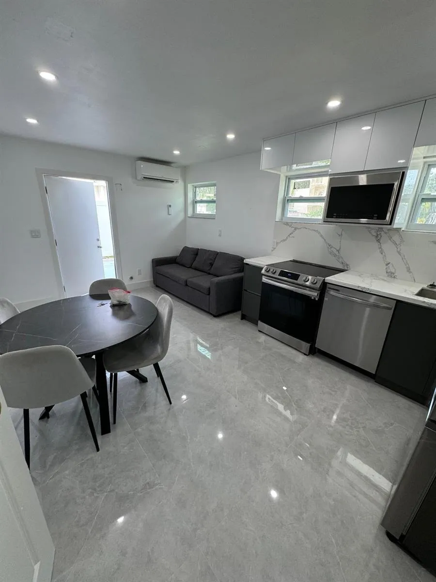 468 GOLDEN ISLES DRIVE #101 Hallandale Beach, FL 33009