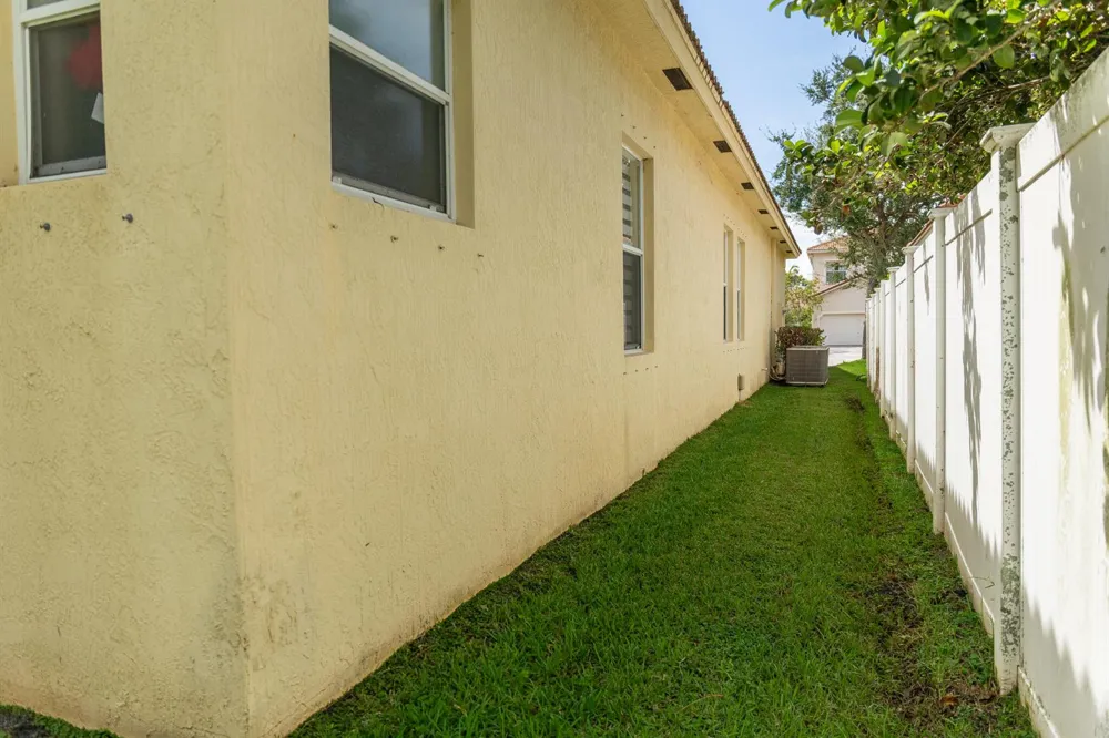 6212 Spring Lake Terrace Fort Pierce, FL 34951