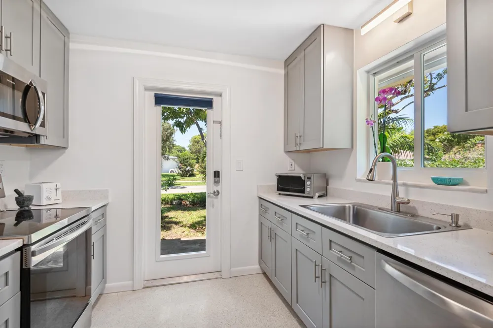 1621 SW 8TH AVENUE #2 Fort Lauderdale, FL 33315