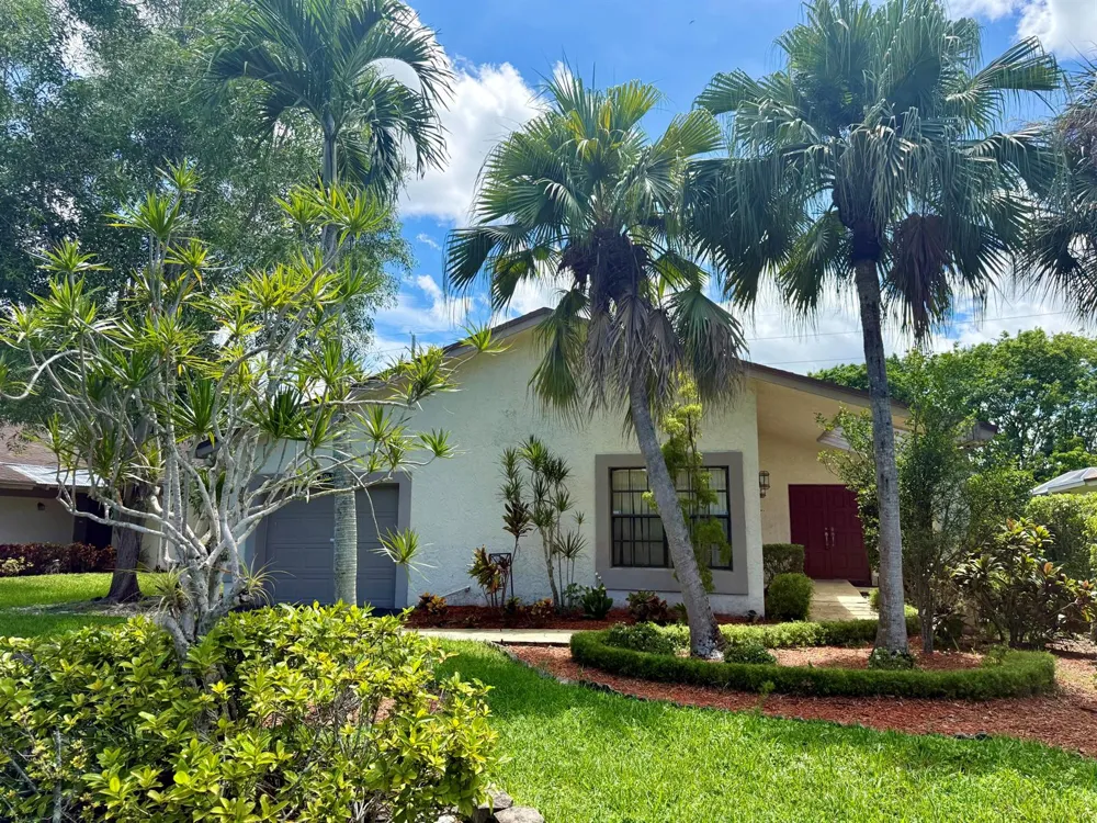 8963 Old Pine Way #21 Boca Raton, FL 33433