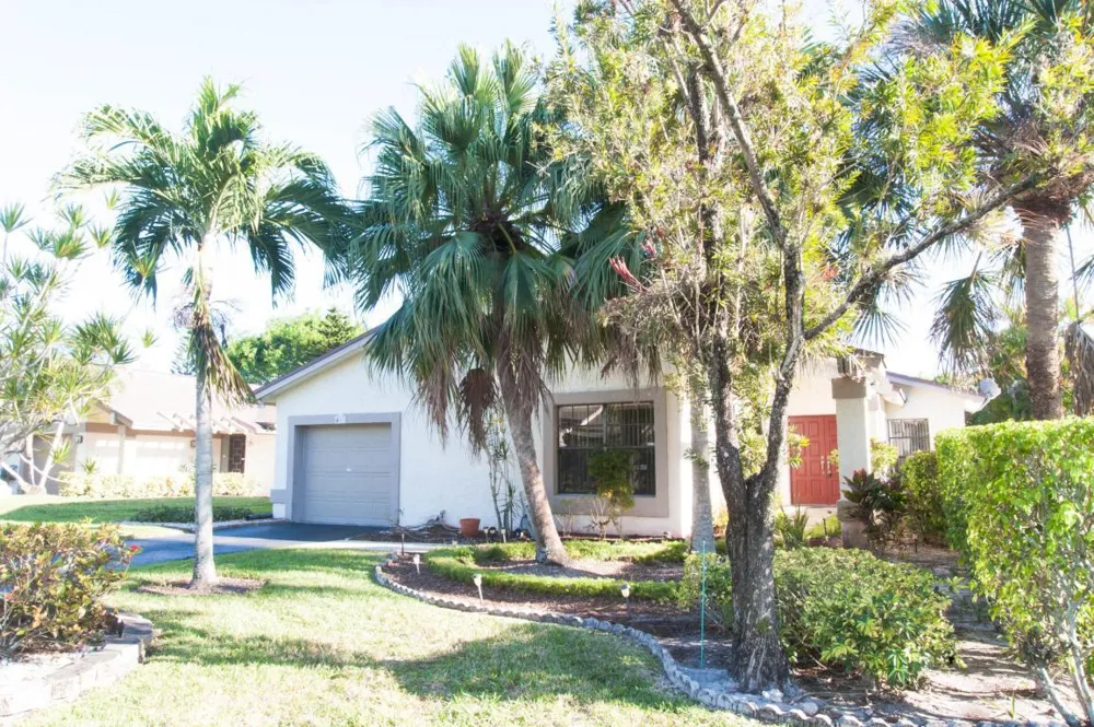 8963 Old Pine Way #21 Boca Raton, FL 33433