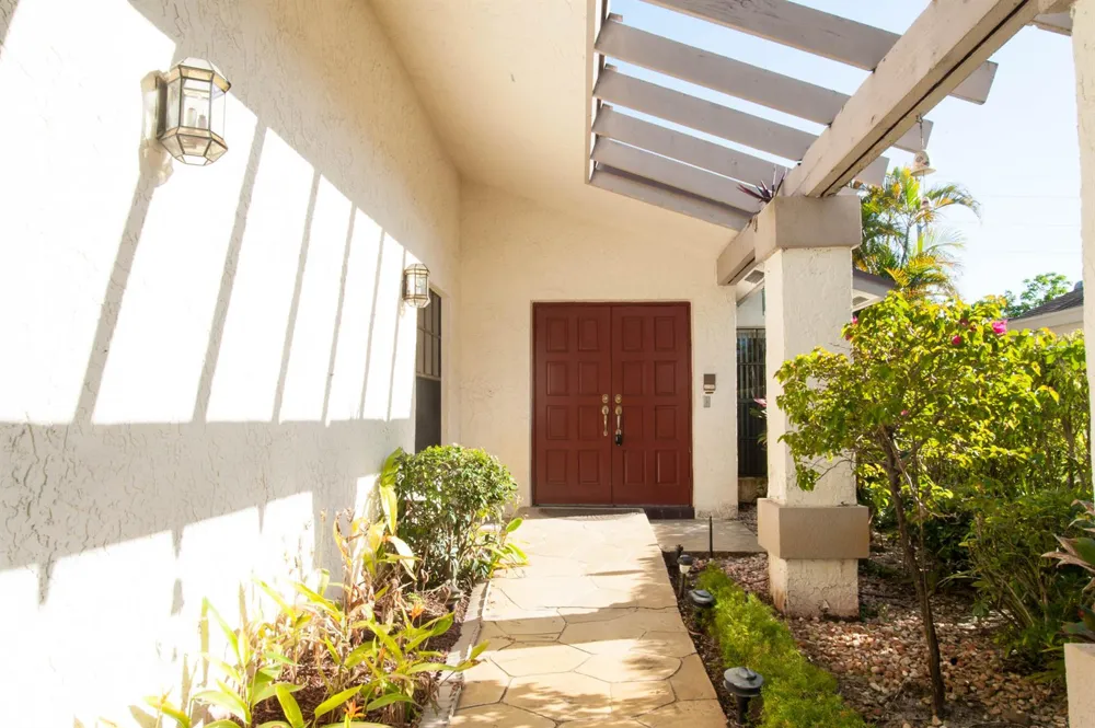8963 Old Pine Way #21 Boca Raton, FL 33433
