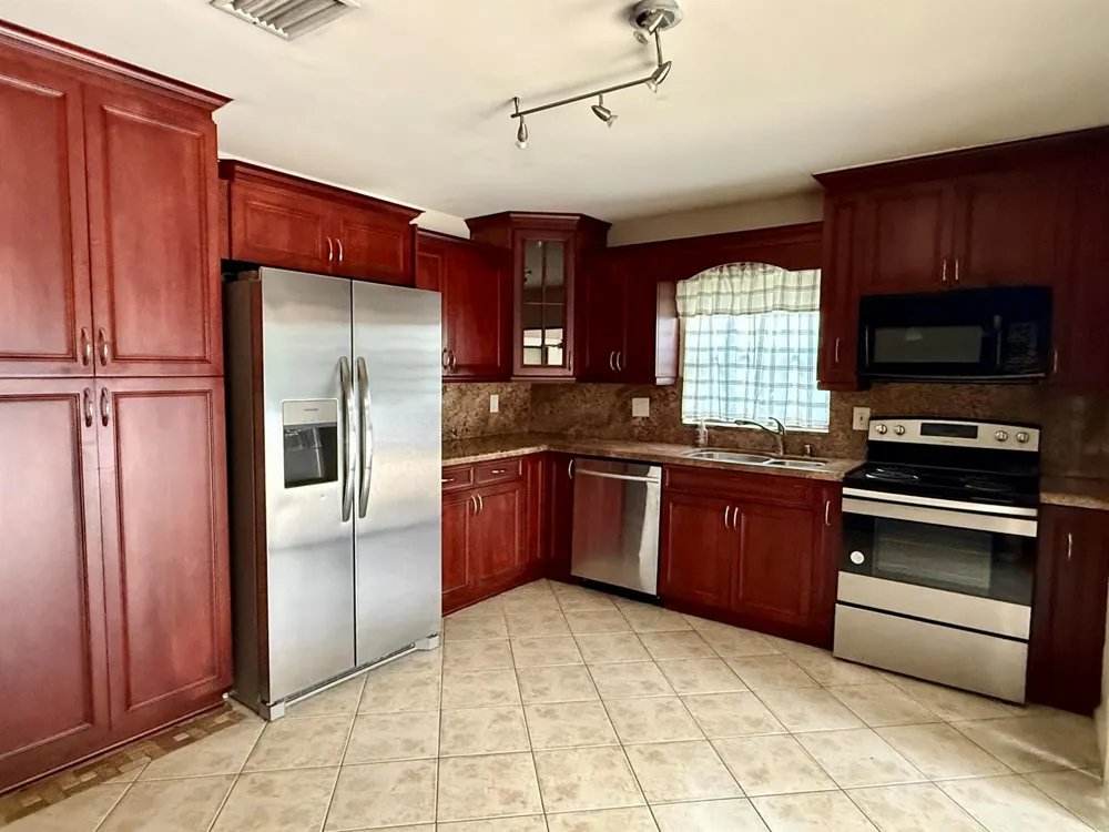 8963 Old Pine Way #21 Boca Raton, FL 33433