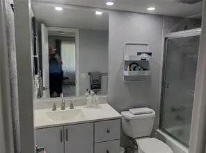 9300 HOLLYBROOK LAKE DRIVE S #304 Pembroke Pines, FL 33025