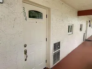 9300 HOLLYBROOK LAKE DRIVE S #304 Pembroke Pines, FL 33025