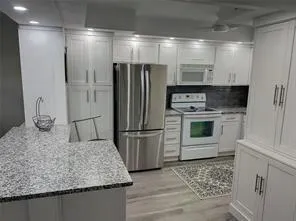 9300 HOLLYBROOK LAKE DRIVE S #304 Pembroke Pines, FL 33025