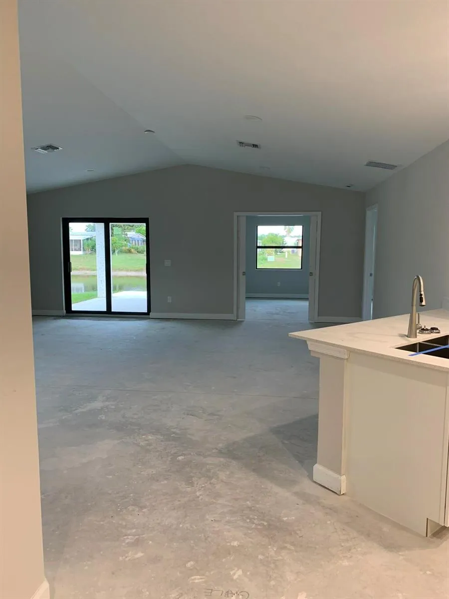 14415 Isla Flores Avenue Fort Pierce, FL 34951