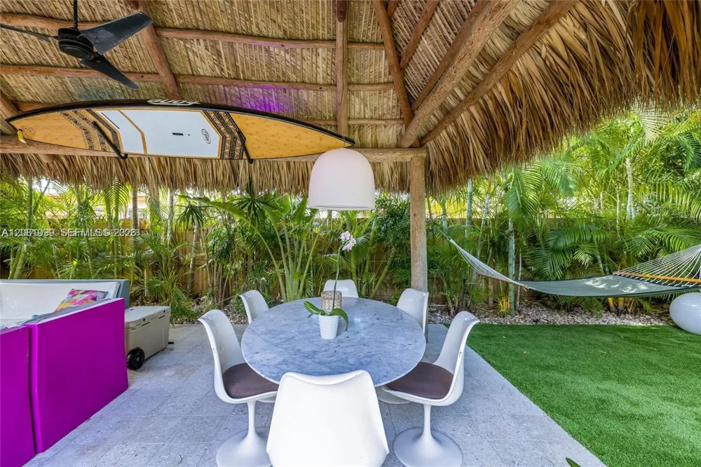 8818 Carlyle Ave Surfside, FL 33154
