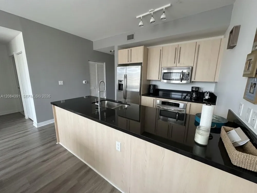 79 SW 12th St #2410-S Miami, FL 33130
