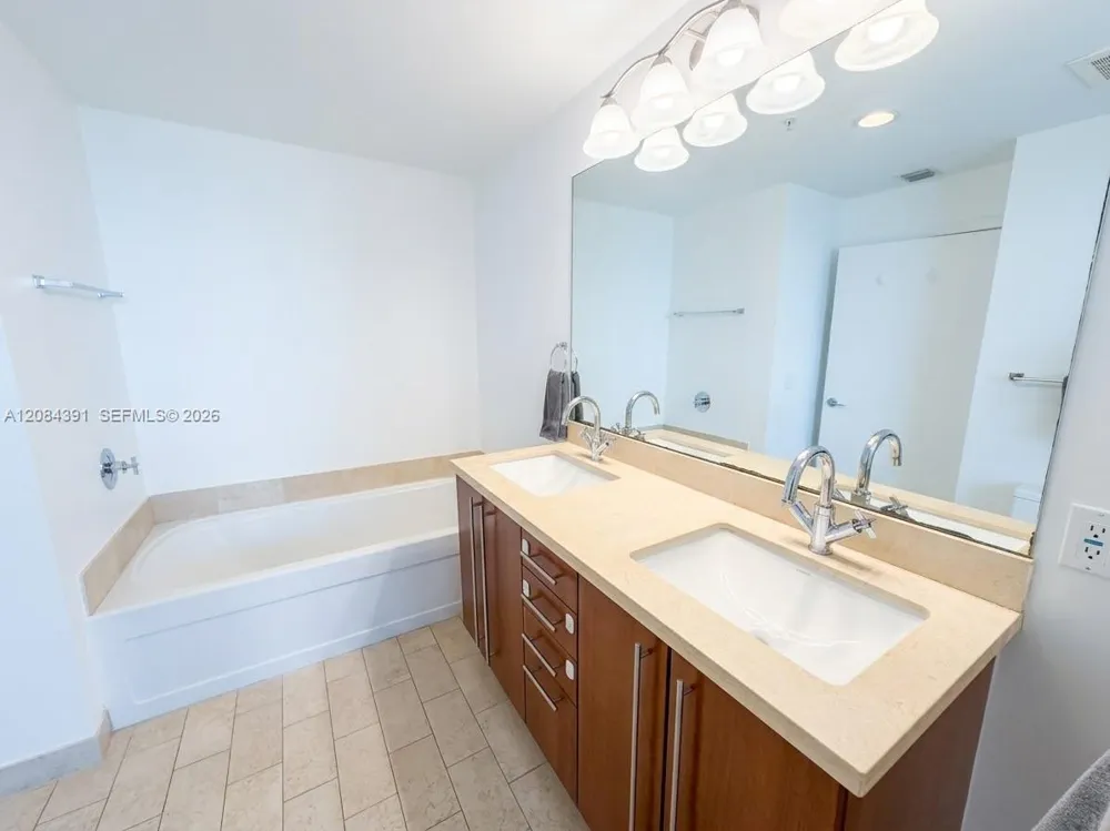 79 SW 12th St #2410-S Miami, FL 33130