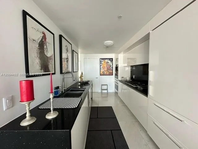 1 Collins Ave #602 Miami Beach, FL 33139