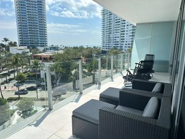 1 Collins Ave #602 Miami Beach, FL 33139