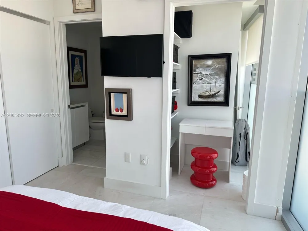 1 Collins Ave #602 Miami Beach, FL 33139