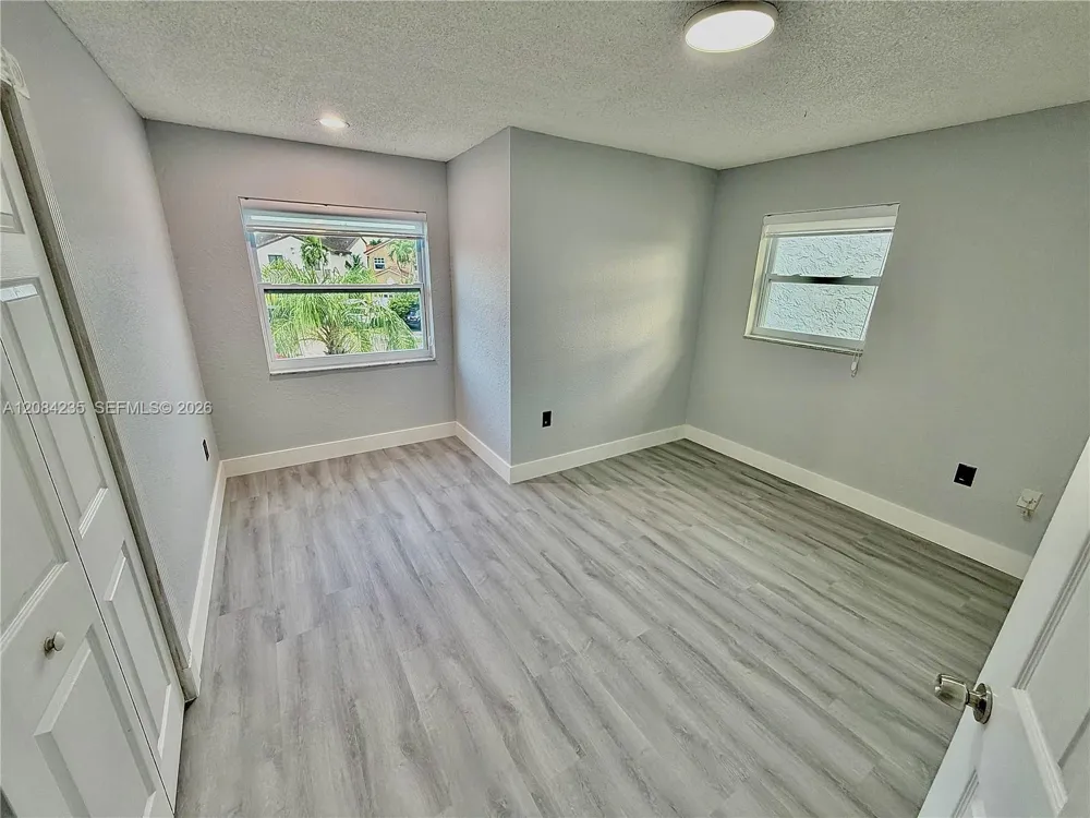 13259 SW 9th Ln Miami, FL 33184