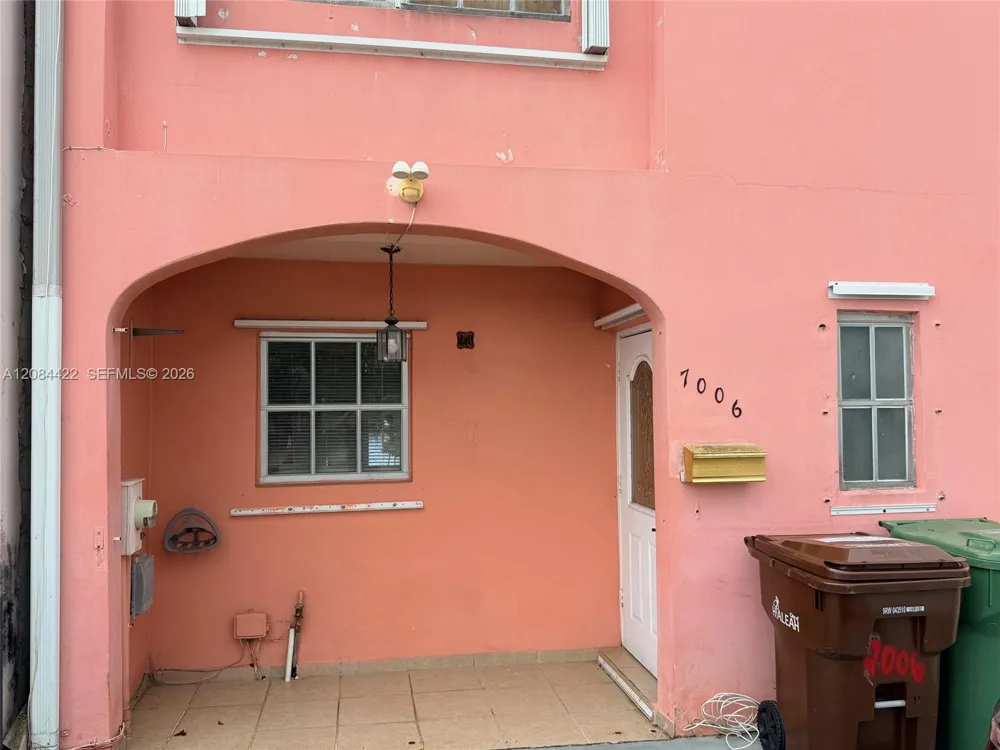7006 W 17th Ct Hialeah, FL 33014